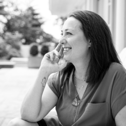 Dr. Shania Seeber
